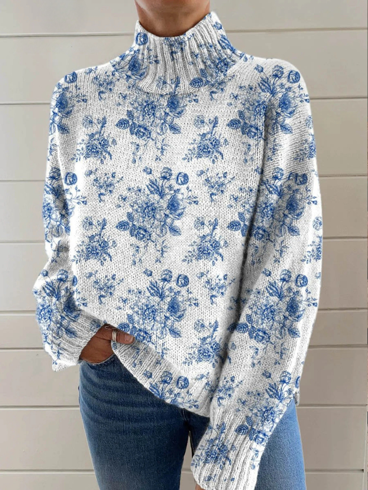 Ethel | Pull à col roulé avec imprimé floral artistique