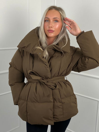 Jenna™ | Veste courte matelassée ceinturée
